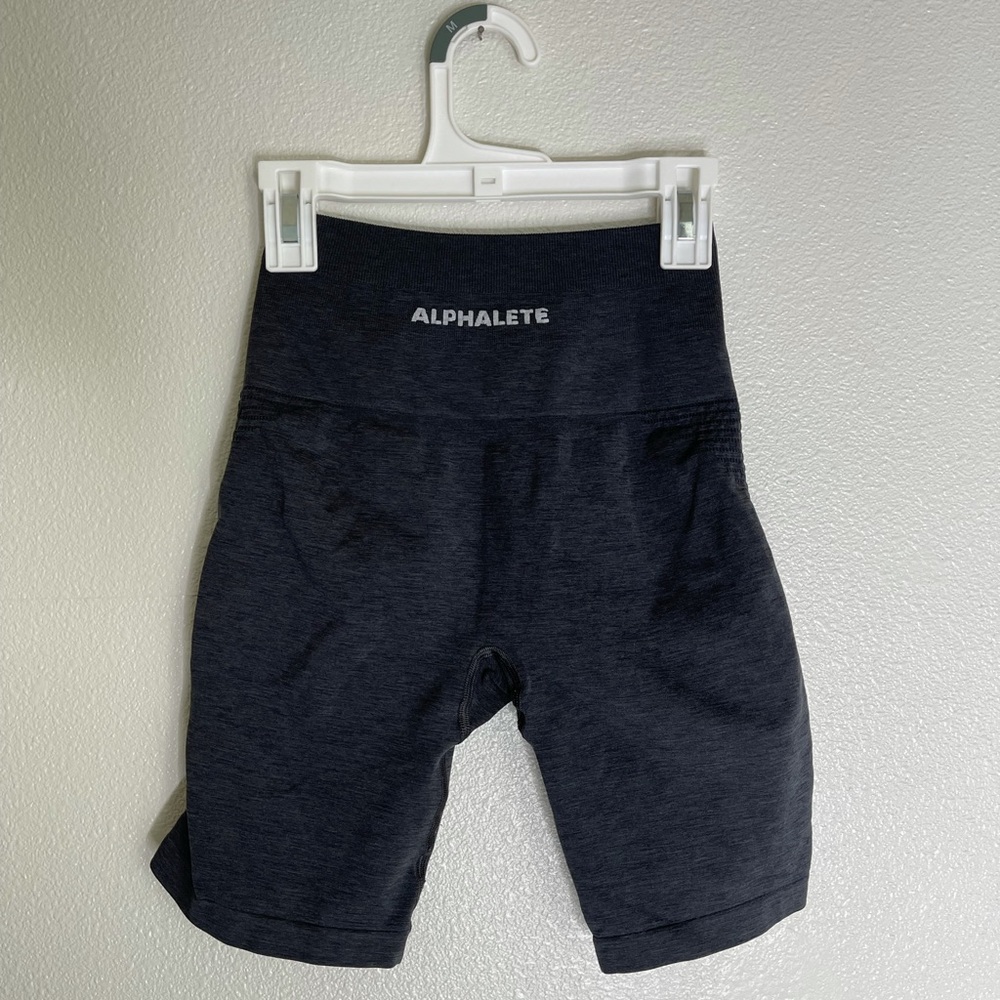 ALPHALETE biker shorts dark grey